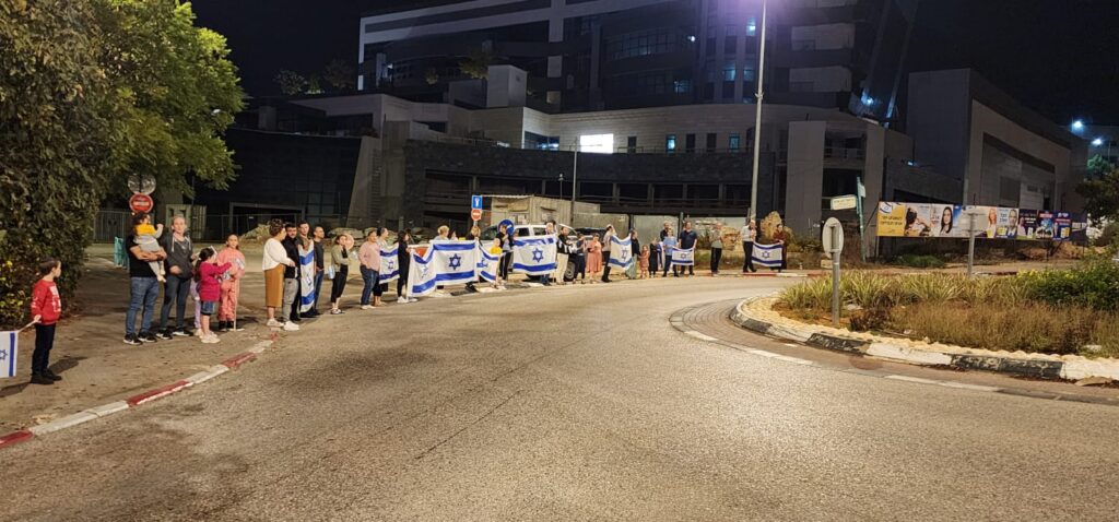 מסע הלוויה במעלות: דגלים לאורך הדרך